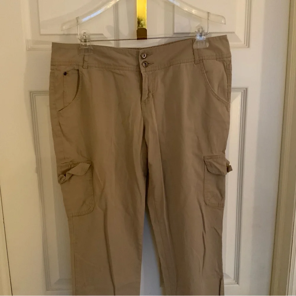SOFT COTTON CHINO, BOYFRIEND CARGO PANTS. - Picture 2 of 11